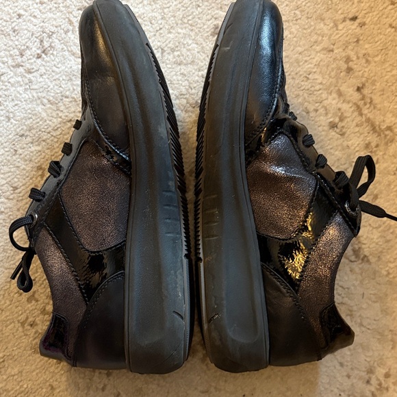 Stonefly European Women's Walking Shoes - from Spain in EUC - Picture 3 of 4